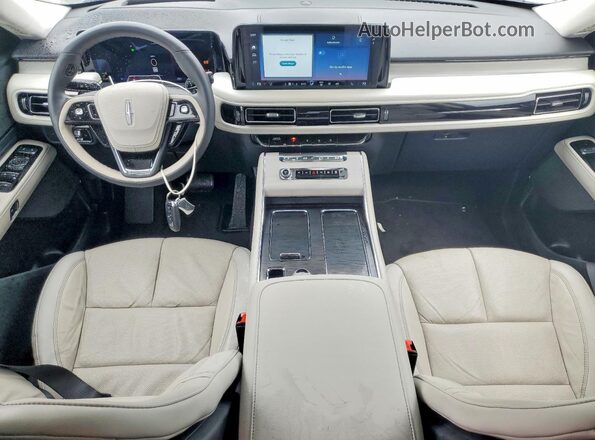 5LM5J7WC8SGL05178 2025 LINCOLN AVIATOR Black Dashboard view