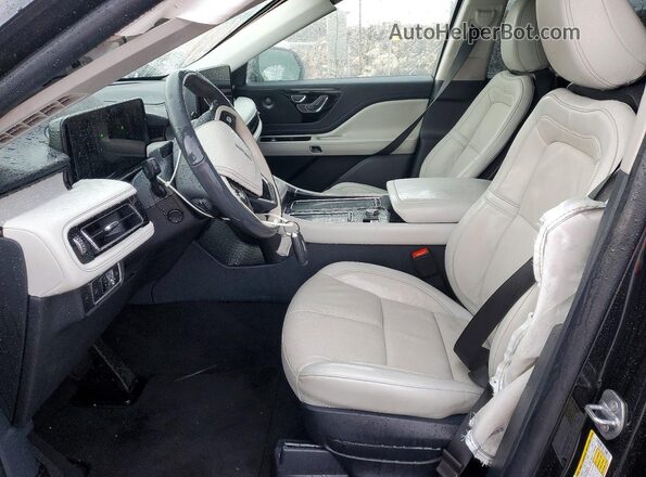 5LM5J7WC8SGL05178 2025 LINCOLN AVIATOR Black Front interior view