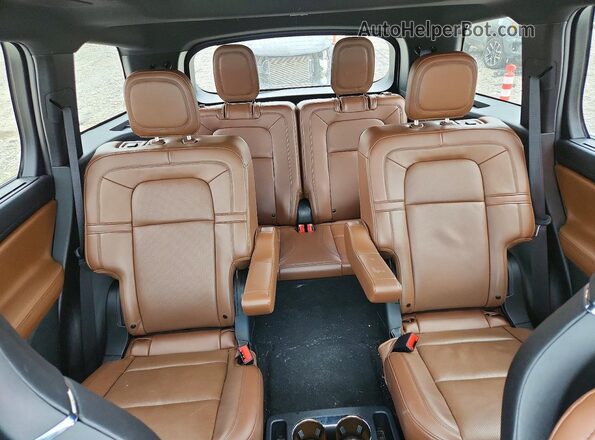 5LM5J7XC0RGL04387 2024 LINCOLN AVIATOR White Rear seats view