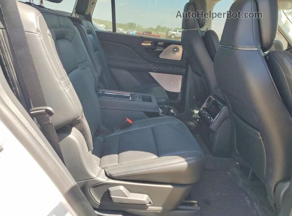 5LM5J7XC0SGL11815 2025 LINCOLN AVIATOR White Вид задньої частини салону