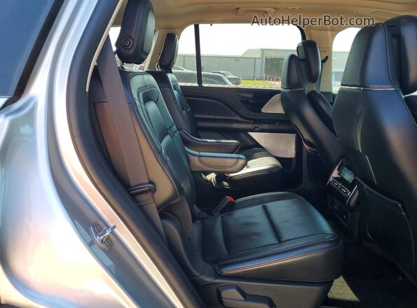 5LM5J7XC1LGL09217 2020 LINCOLN AVIATOR Silver უკანა სალონის ხედი