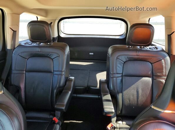 5LM5J7XC1LGL09217 2020 LINCOLN AVIATOR Silver უკანა სავარძლების ხედი