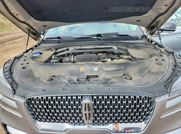 5LM5J7XC2LGL16967 2020 LINCOLN AVIATOR Silver ძრავის განყოფილების ხედი