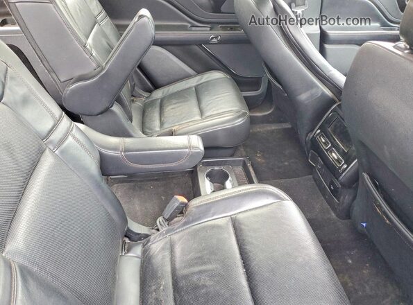 5LM5J7XC3LGL15536 2020 LINCOLN AVIATOR Gray Rear interior view