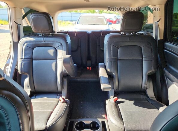 5LM5J7XC4NGL18108 2022 LINCOLN AVIATOR Black Вид задніх сидінь