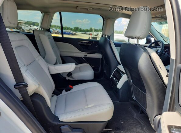 5LM5J7XC4TGL12189 2026 LINCOLN AVIATOR White Вид задніх сидінь