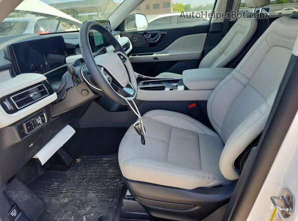 5LM5J7XC4TGL12189 2026 LINCOLN AVIATOR White Вид салону спереду