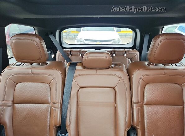 5LM5J7XC5NGL17467 2022 LINCOLN AVIATOR Silver Вид задніх сидінь
