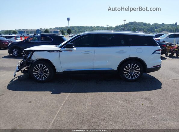 5LM5J7XC6NGL18854 2022 LINCOLN AVIATOR White 360 interior view