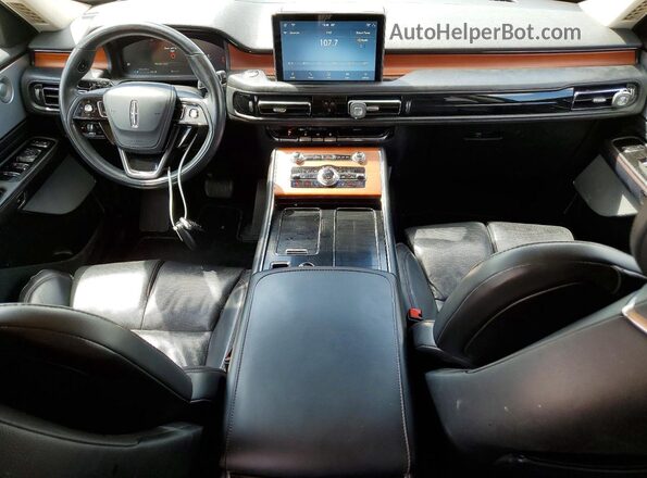 5LM5J7XC7LGL23333 2020 LINCOLN AVIATOR Black Dashboard view