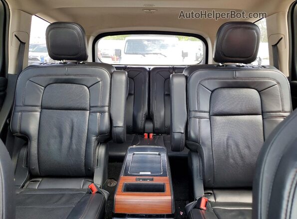 5LM5J7XC7LGL23333 2020 LINCOLN AVIATOR Black Rear seats view