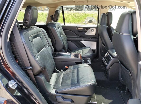 5LM5J7XC7LGL23333 2020 LINCOLN AVIATOR Black Rear interior view
