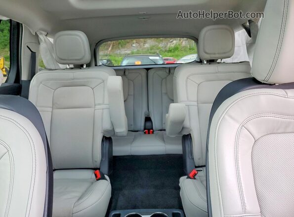 5LM5J7XC9SGL31433 2025 LINCOLN AVIATOR White Вид задніх сидінь