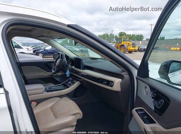 5LM5J7XCXLGL21530 2020 LINCOLN AVIATOR White Front interior view