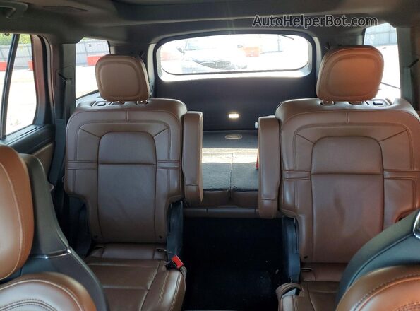 5LM5J7XCXLGL25318 2020 LINCOLN AVIATOR Tan Vista de los asientos traseros