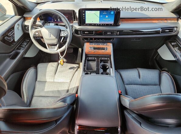 5LM5J9XC2SGL11147 2025 LINCOLN AVIATOR Black Dashboard view