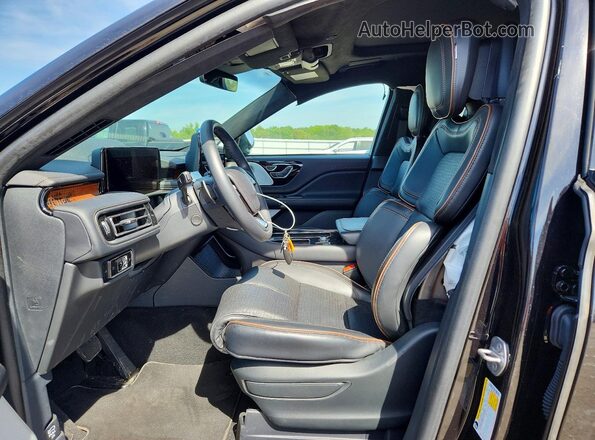 5LM5J9XC2SGL11147 2025 LINCOLN AVIATOR Black Front interior view