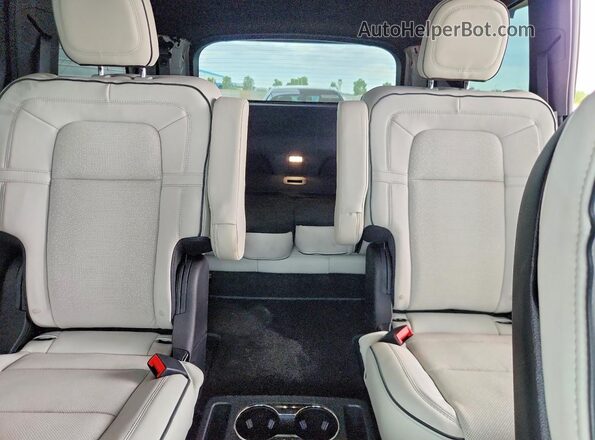 5LM5J9XC7SGL28932 2025 LINCOLN AVIATOR Белый Вид задних сидений