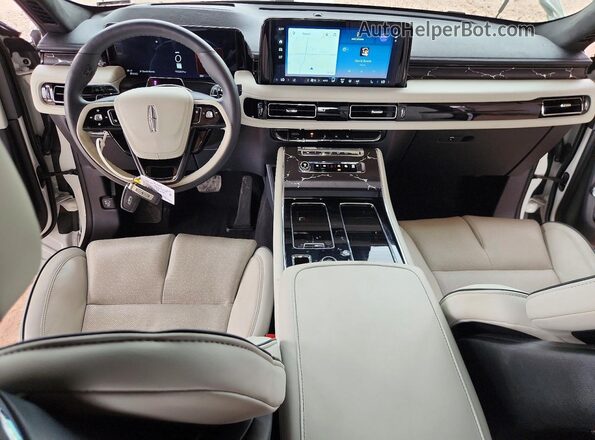 5LM5J9XC7SGL28932 2025 LINCOLN AVIATOR Белый Вид панели приборов