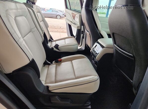 5LM5J9XC7SGL28932 2025 LINCOLN AVIATOR Белый Вид задней части салона