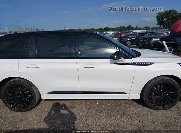 5LM5J9XCXRGL01928 2024 LINCOLN AVIATOR White Widok wnętrza z tyłu