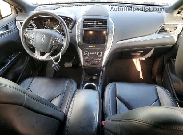 5LMCJ1C93KUL22825 2019 LINCOLN MKC Red Dashboard view