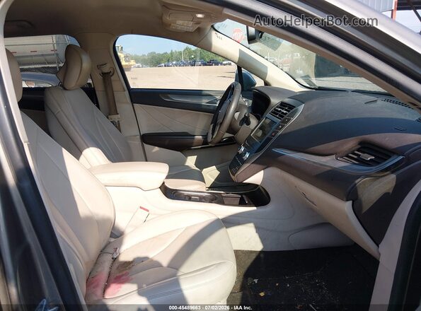5LMCJ1C94HUL55339 2017 LINCOLN MKC Silver Vista interior delantera