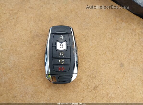 5LMCJ1C96HUL70358 2017 LINCOLN MKC Beige Vista del salpicadero