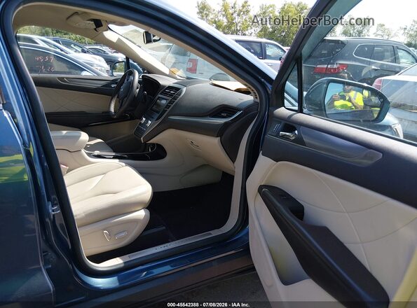5LMCJ1C96JUL28679 2018 LINCOLN MKC Blue Widok wnętrza z przodu