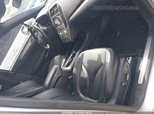 5LMCJ1C97GUJ28483 2016 LINCOLN MKC Silver წინა სალონის ხედი