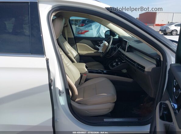 5LMCJ1C97NUL05658 2022 LINCOLN CORSAIR White Widok wnętrza z przodu