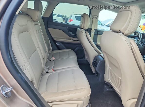 5LMCJ1C98LUL03978 2020 LINCOLN CORSAIR Gold Rear interior view