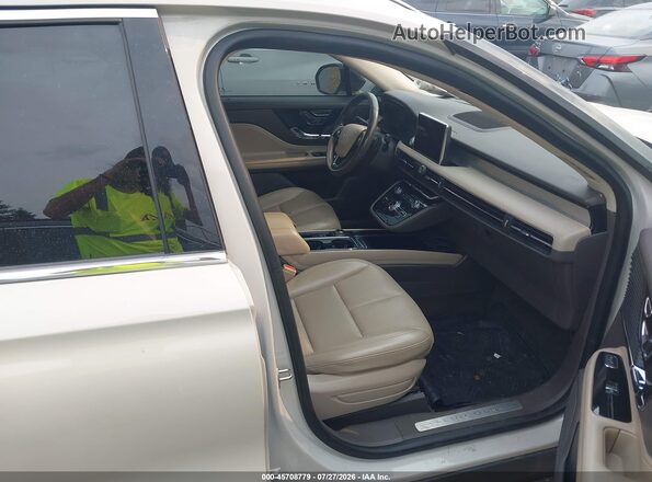 5LMCJ1C98LUL28878 2020 LINCOLN CORSAIR White Front interior view