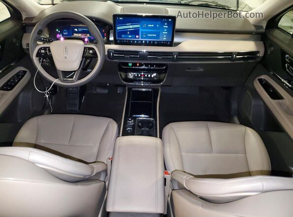 5LMCJ1CA9PUL11796 2023 LINCOLN CORSAIR Silver Dashboard view
