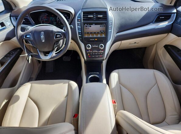 5LMCJ1D90JUL15098 2018 LINCOLN MKC Gray Dashboard view
