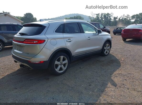 5LMCJ1D97GUJ21693 2016 LINCOLN MKC Silver Rear right