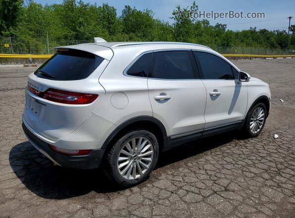 5LMCJ1D98KUL15593 2019 LINCOLN MKC White Trasero derecho