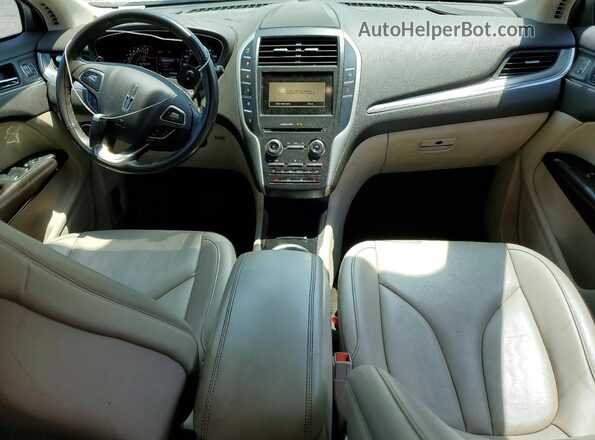 5LMCJ1D98KUL15593 2019 LINCOLN MKC White Vista del salpicadero