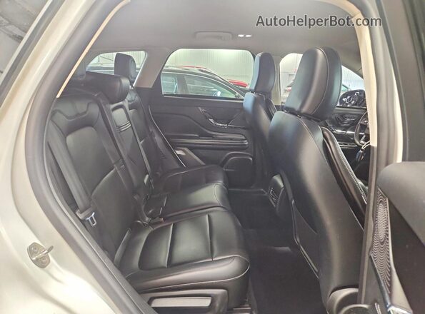 5LMCJ1DA6PUL15030 2023 LINCOLN CORSAIR White Rear interior view