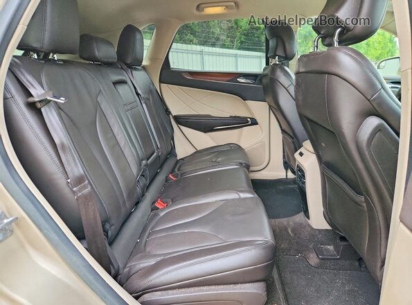 5LMCJ2C91HUL12499 2017 LINCOLN MKC Желто-коричневый Вид задней части салона