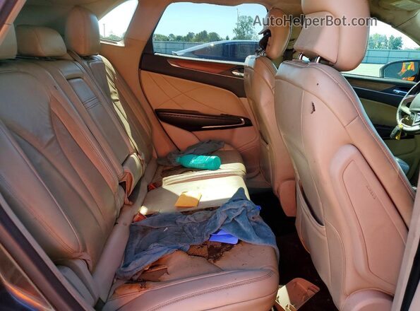 5LMCJ2C91HUL49679 2017 LINCOLN MKC Gray Вид задньої частини салону