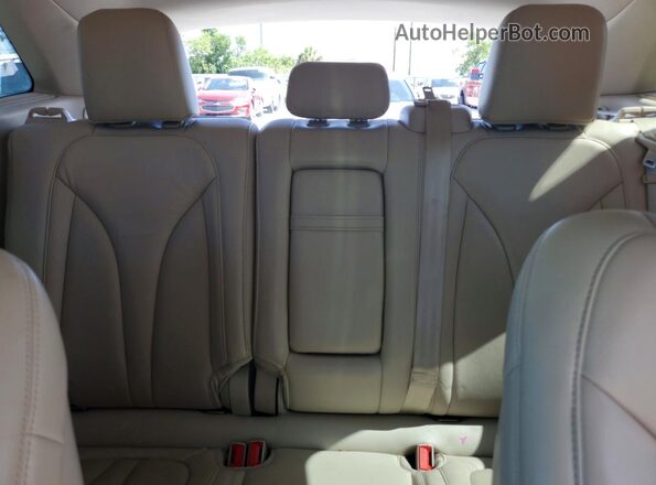 5LMCJ2C94KUL16585 2019 LINCOLN MKC Red Vista de los asientos traseros