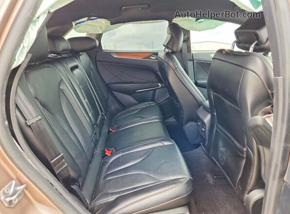 5LMCJ2C94KUL21320 2019 LINCOLN MKC Gray უკანა სავარძლების ხედი