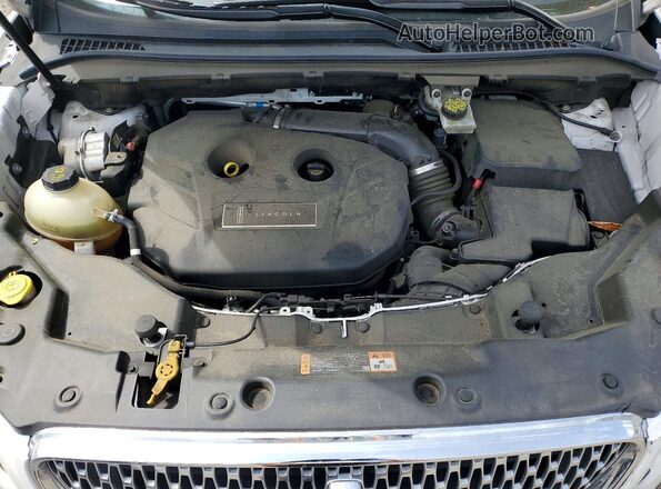5LMCJ2C96KUL09959 2019 LINCOLN MKC White Vista del compartimento del motor