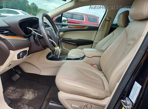 5LMCJ2C97KUL25376 2019 LINCOLN MKC Black Widok wnętrza z przodu