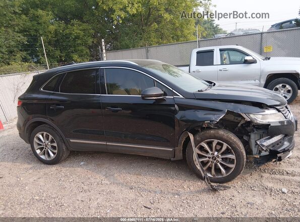 5LMCJ2C98HUL35682 2017 LINCOLN MKC Black Rear interior view