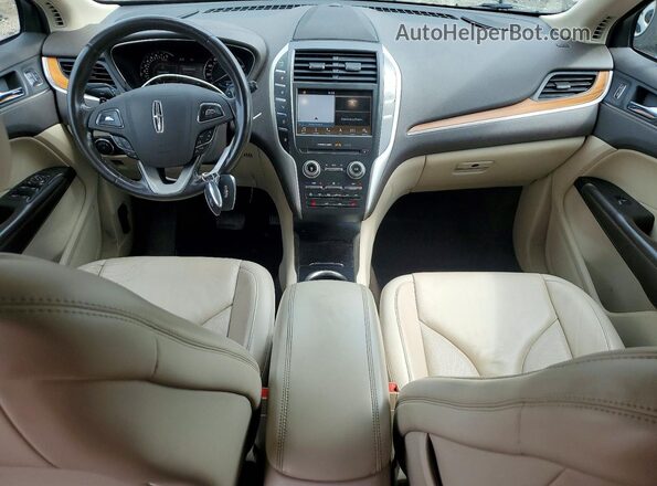 5LMCJ2C99HUL39661 2017 LINCOLN MKC Темно-бордовый Вид панели приборов