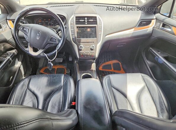 5LMCJ2C99JUL20677 2018 LINCOLN MKC Gray Dashboard view