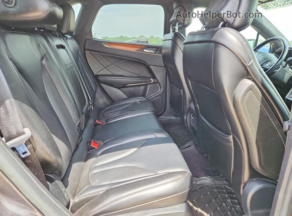5LMCJ2C99JUL20677 2018 LINCOLN MKC Gray Rear interior view