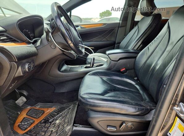 5LMCJ2C99JUL20677 2018 LINCOLN MKC Gray Front interior view